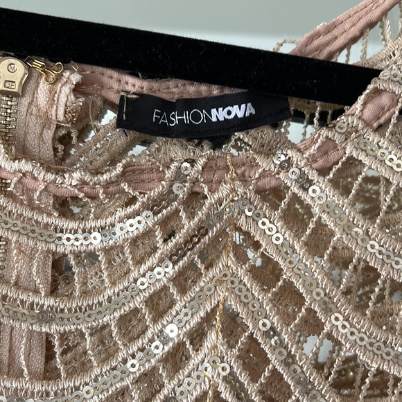 ✨ Sequin Scallop Top - Picture 3 of 8